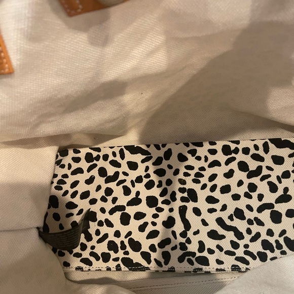 guc street level Black & White Tote Bag animal print adjustable straps & pouch - Picture 7 of 13